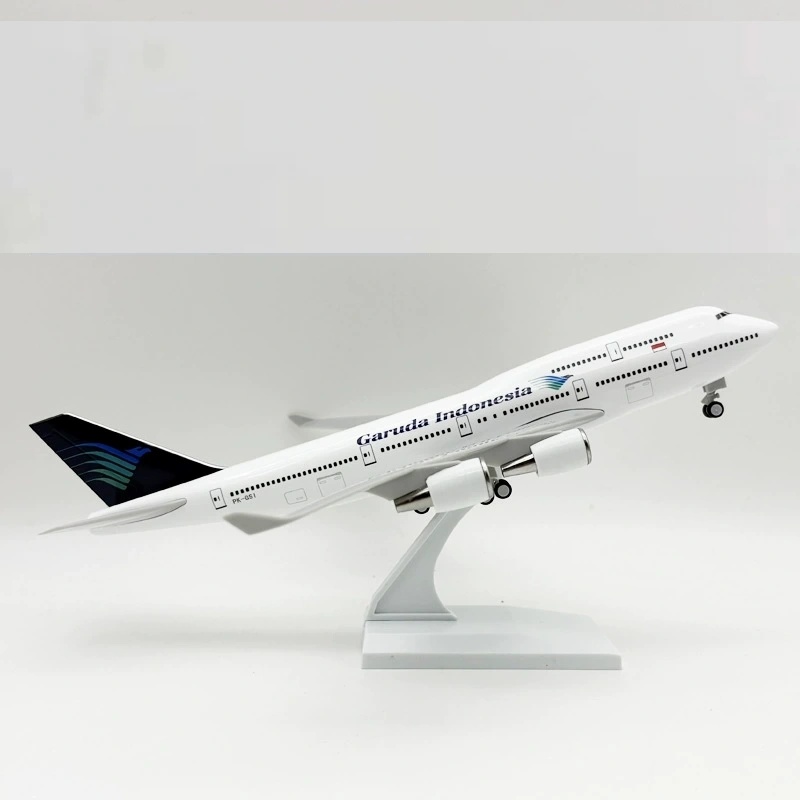 1/240 scale Garuda Indonesia B - đánh giá và giá Model Kit Indonesia