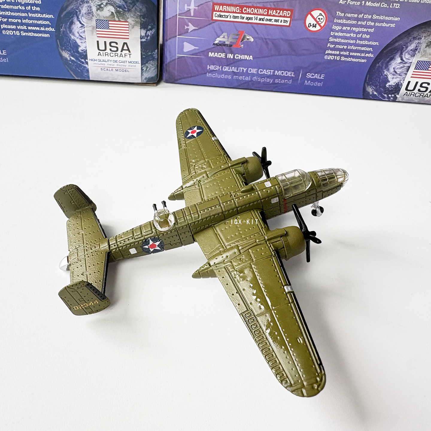 1/200 Scale WWII U.S. B-25 Mit - đánh giá và giá Model Kit Store
