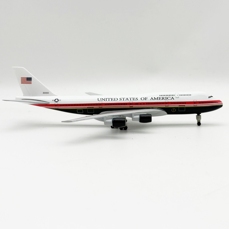 New 20cm Air Force One B747-20 - đánh giá và giá Model Kit Store